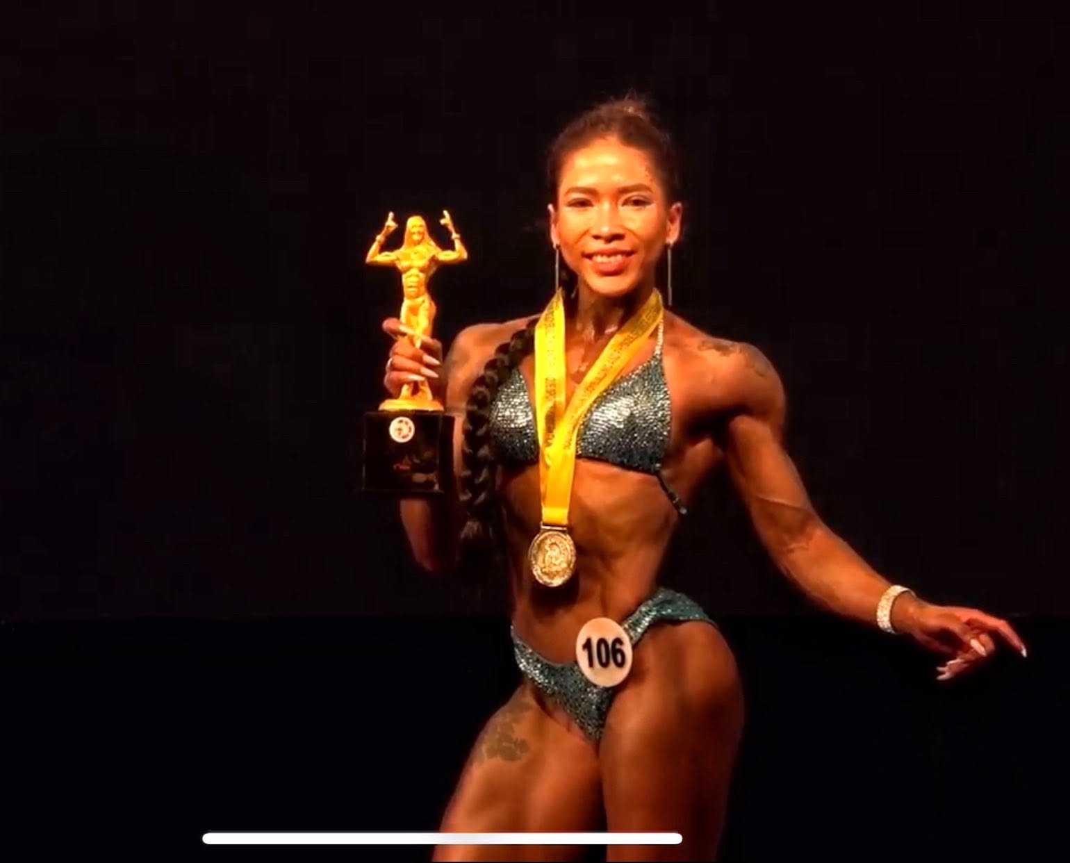 Học viên KumaCoach vô địch hạng Figure cup vàng